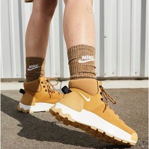 Nike City Classic Women's Boots 7- New